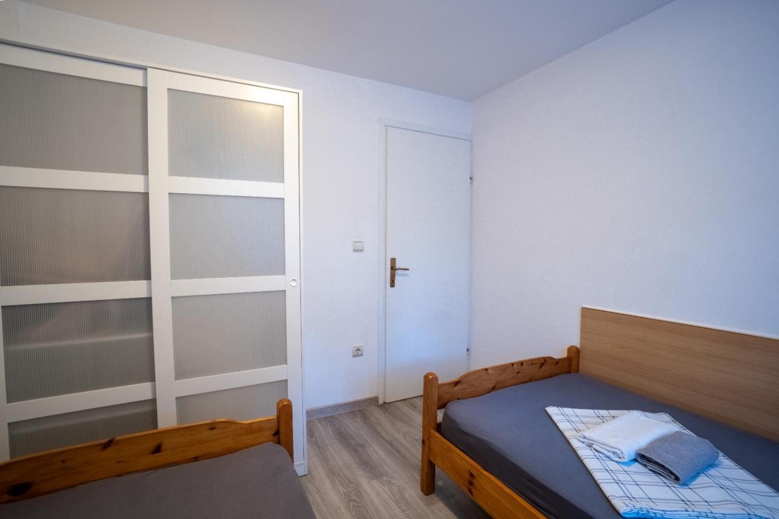 Apartments Pavic Vir Eksteriør bilde